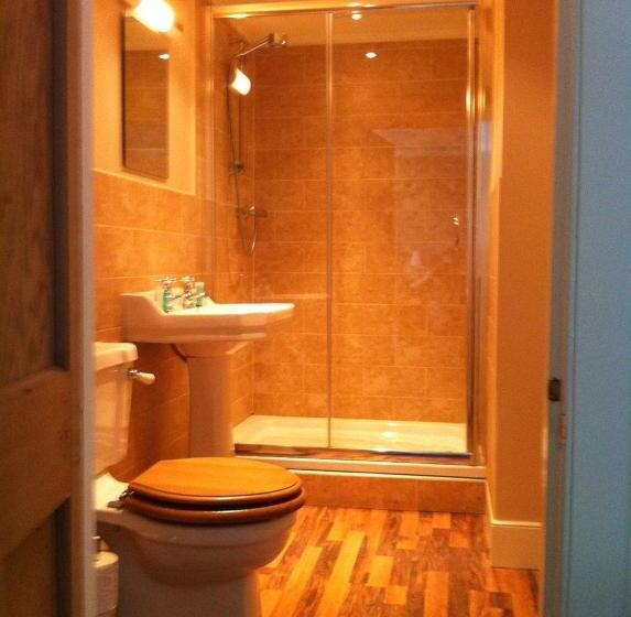 اتاق لوکس, Bankfoot Inn