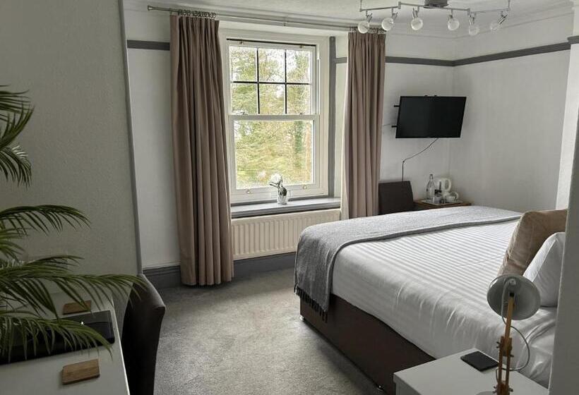 Superior Room King Size Bed, Uplands Inn Cartmel