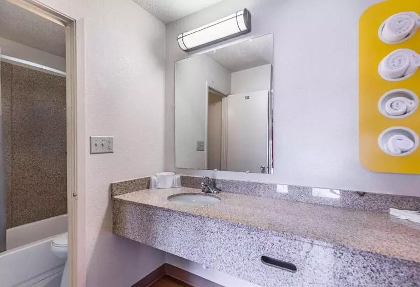 キングサイズベッドのデラックスルーム, Motel 6mount Vernon, Il