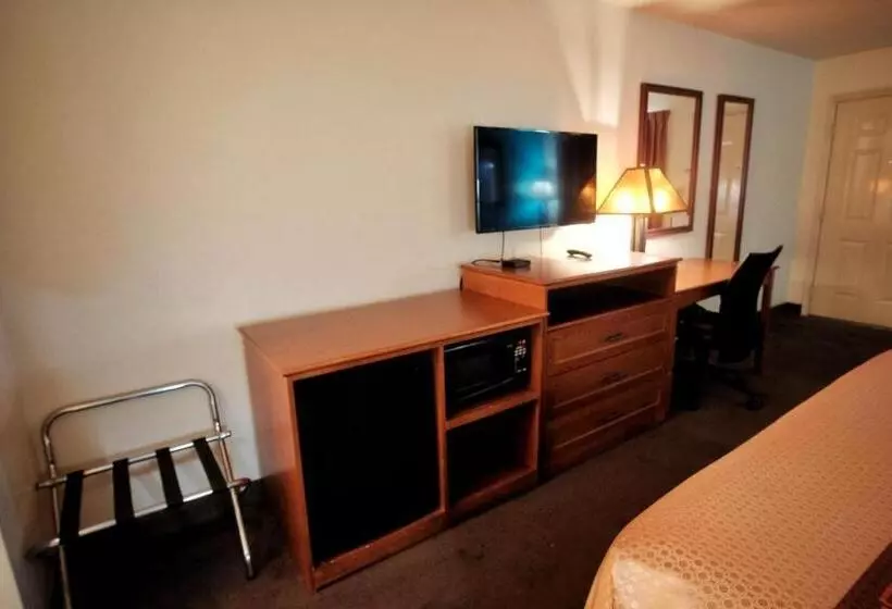 キングサイズベッドのスタンダードルーム, Claridge Inn  St. George
