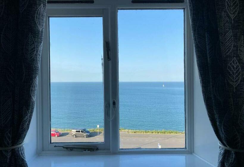 חדר בסיסי, Catania