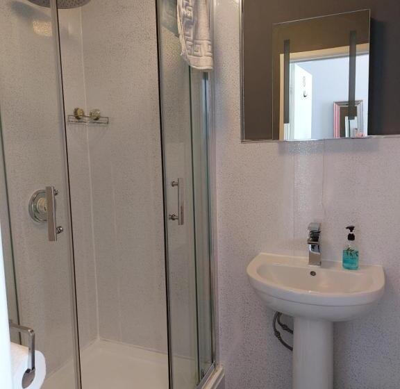 חדר אקונומי, The Norwood