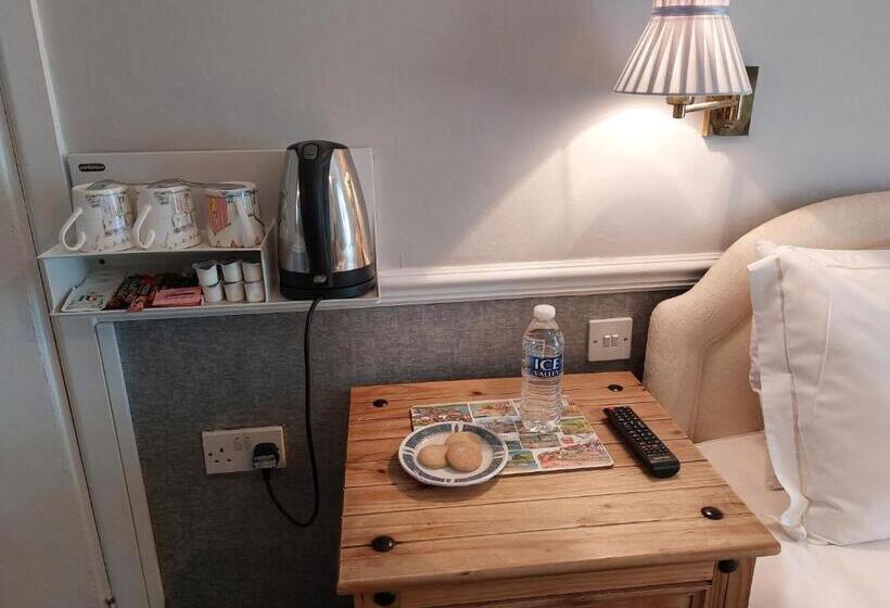 חדר סטנדרט לארבעה, The Norwood