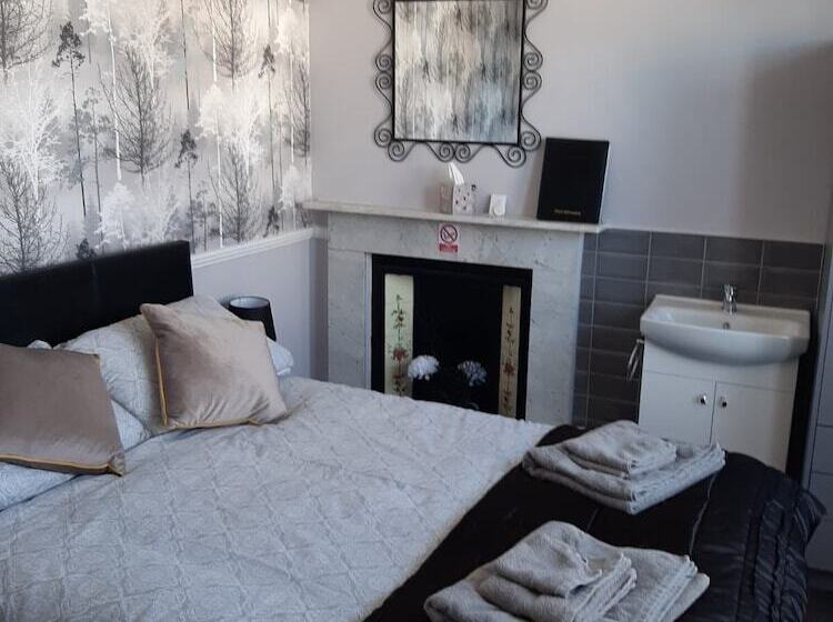 스탠다드 룸 공동 욕실, The George B&b