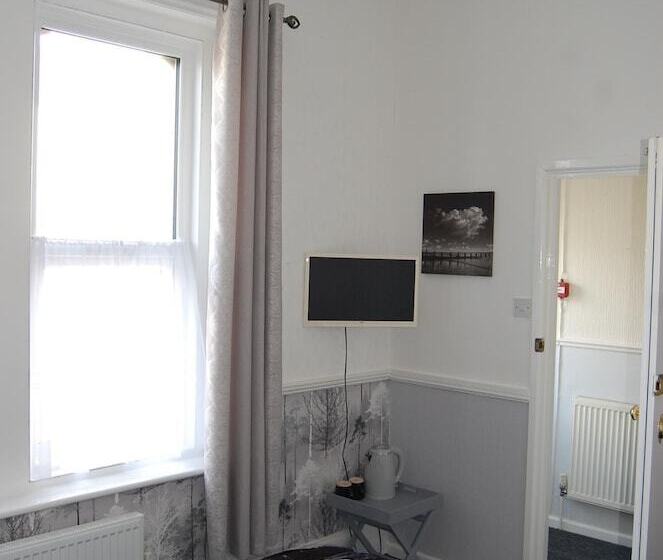 스탠다드 룸 공동 욕실, The George B&b