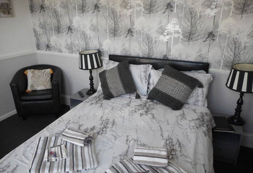 스탠다드 룸 공동 욕실, The George B&b