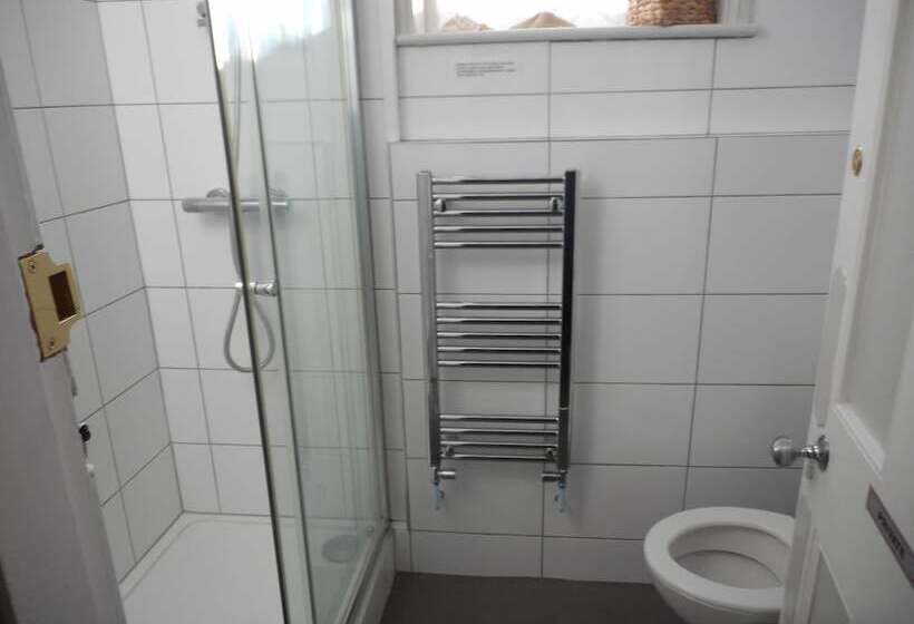 스탠다드 룸, The George B&b