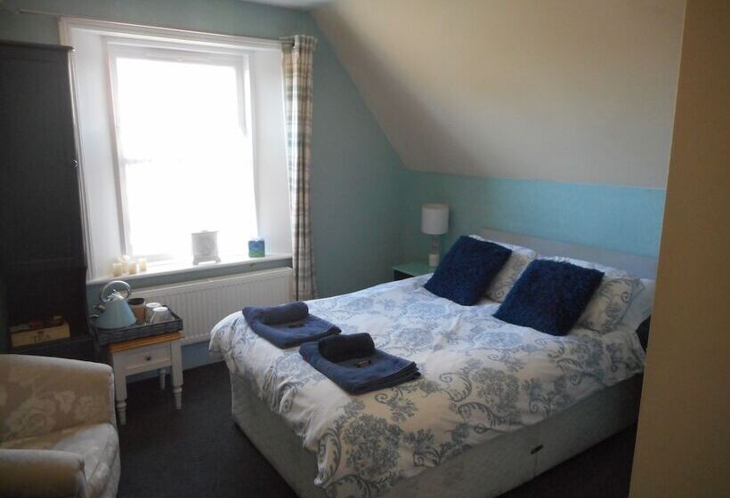 이코노미 룸, The George B&b