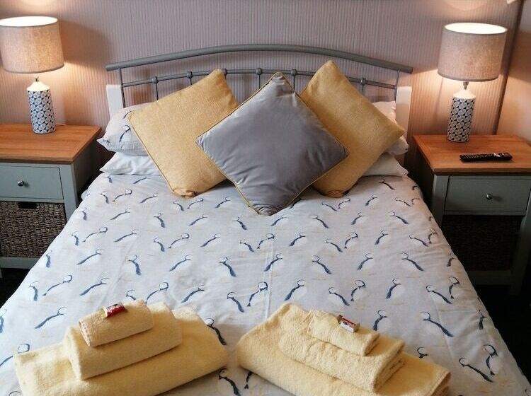 트리플 클래식 룸, The George B&b