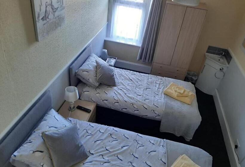 バス共有のスタンダードルーム, The George B&b