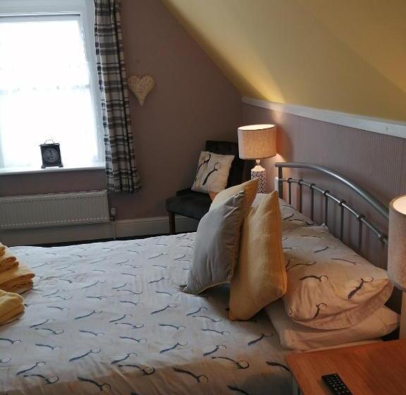 트리플 클래식 룸, The George B&b