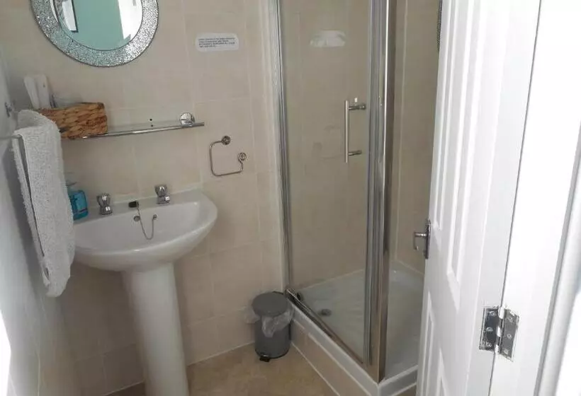 エコノミールーム, The George B&b