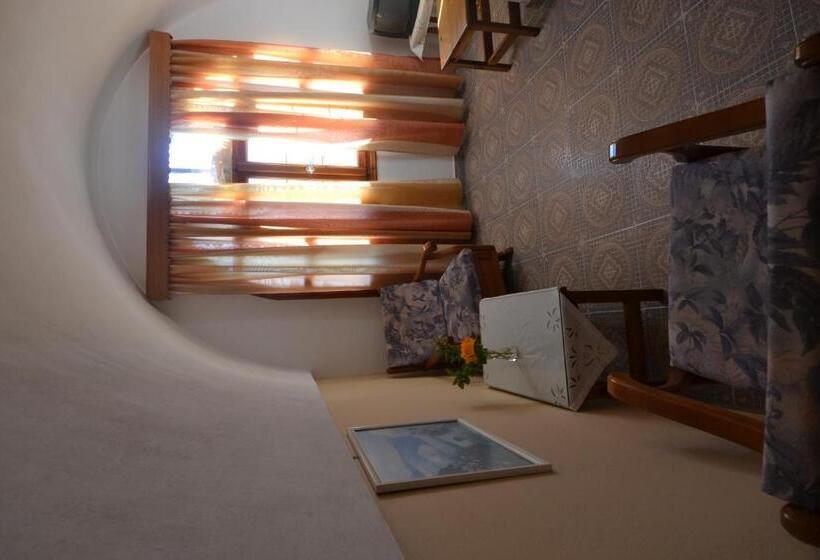 Estudio Estándar, Villa Georgia