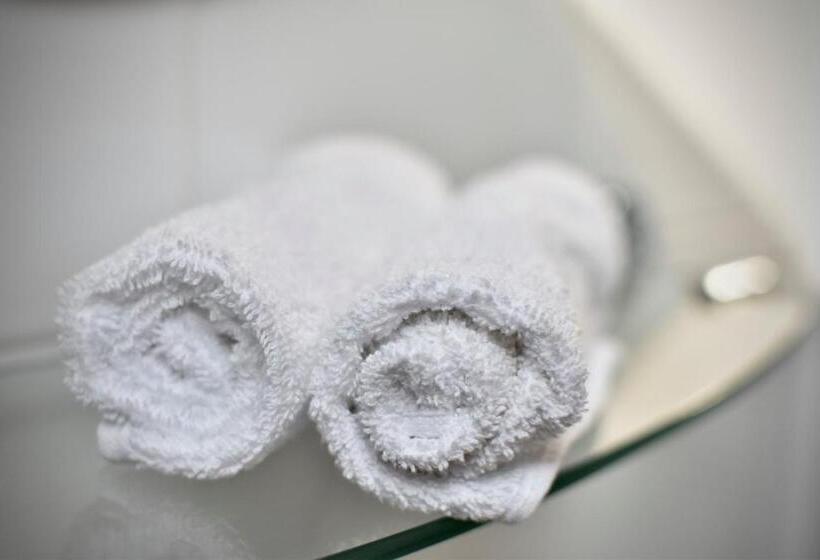 패밀리 룸, Witchingham B&b