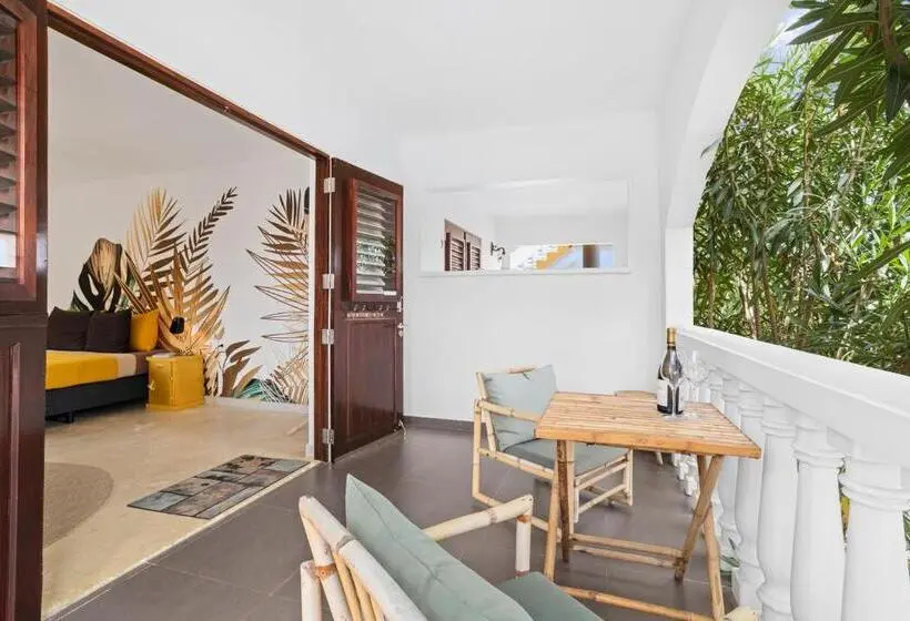 اتاق لوکس با بالکن, Boutique Hotel and Restaurant Wanapa -  Adult Friendly 14 Years+