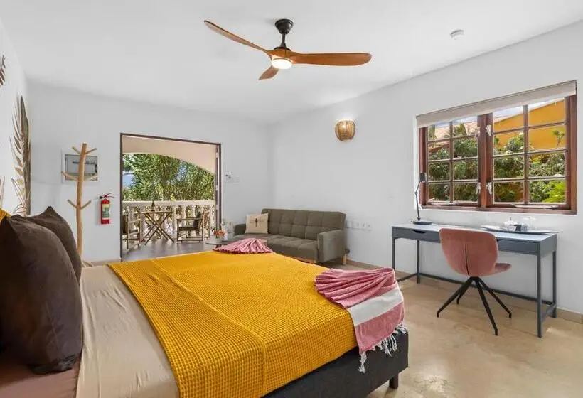 اتاق لوکس با بالکن, Boutique Hotel and Restaurant Wanapa -  Adult Friendly 14 Years+