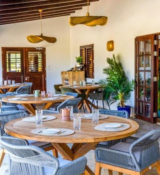 اتاق لوکس با بالکن, Boutique Hotel Wanapa Adult Friendly 14 Years And Older