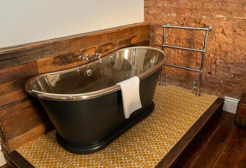 חדר דלוקס, The Palm