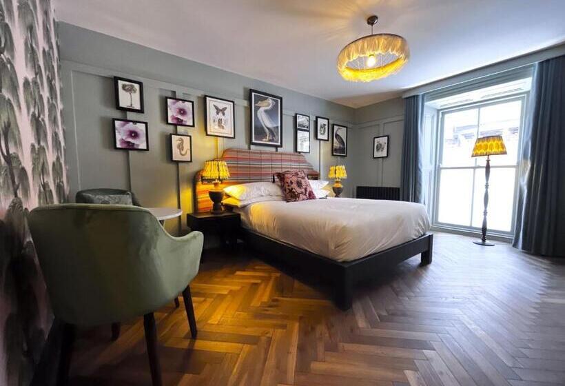 חדר דלוקס, The Palm