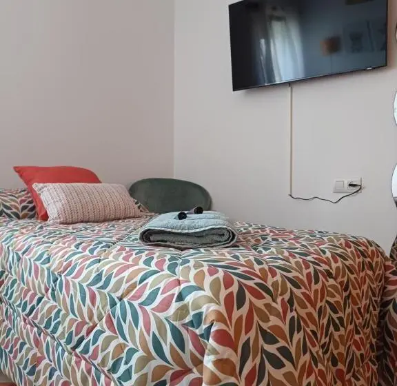 バス共有のスタンダードルーム, Gibraltar Views Guest House