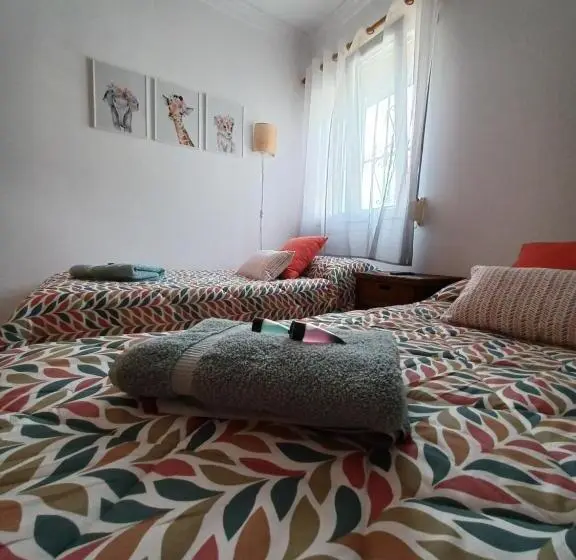 バス共有のスタンダードルーム, Gibraltar Views Guest House