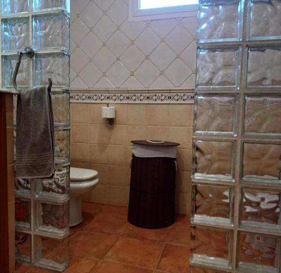 Quarto Estandar Individual Banheiro Compartilhado, Gibraltar Views Guest House