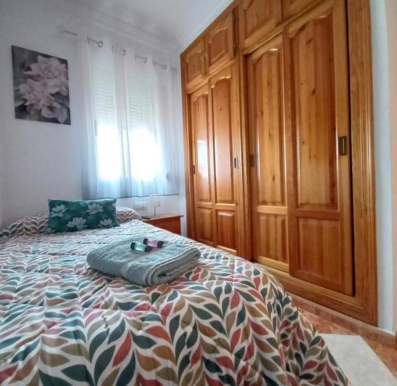 Quarto Estandar Individual Banheiro Compartilhado, Gibraltar Views Guest House