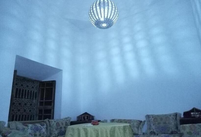 اتاق استاندارد با تراس, Kasbah Tifoultoute