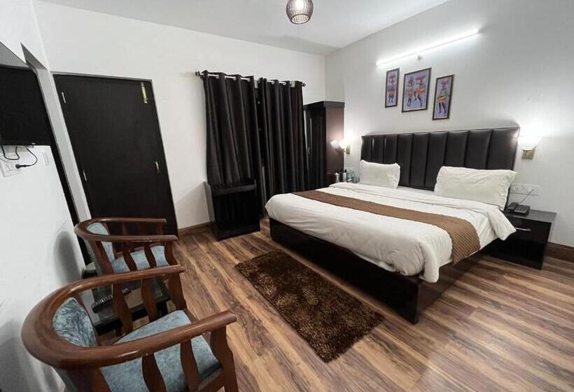 Номер Deluxe с Балконом, Cedar Woods Resort By Heyan Hotels