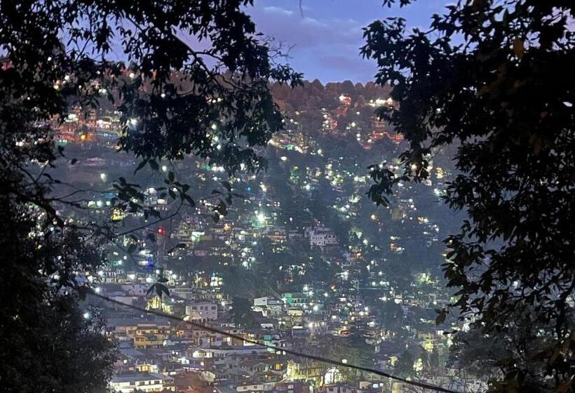 חדר דלוקס עם מרפסת, Cedar Woods Resort By Heyan Hotels