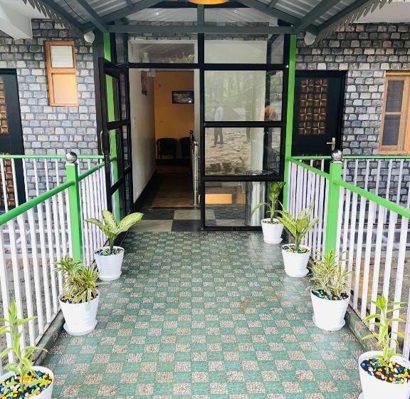 חדר דלוקס עם מרפסת, Cedar Woods Resort By Heyan Hotels