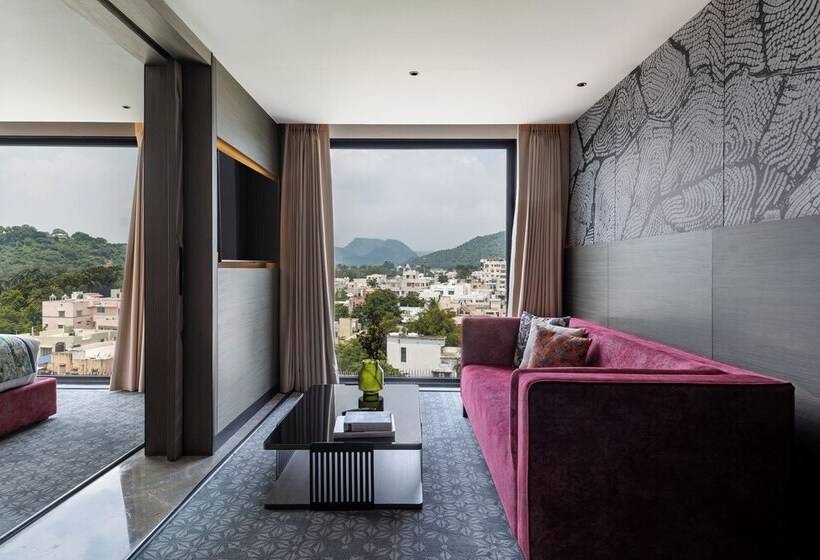 Люкс, Parallel Hotel Udaipur, A Member Of Radisson Individuals