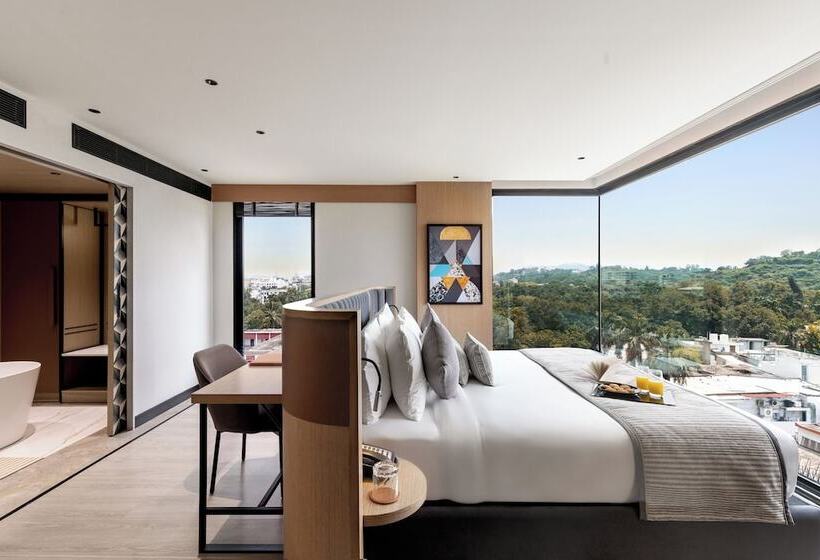 Люкс, Parallel Hotel Udaipur, A Member Of Radisson Individuals