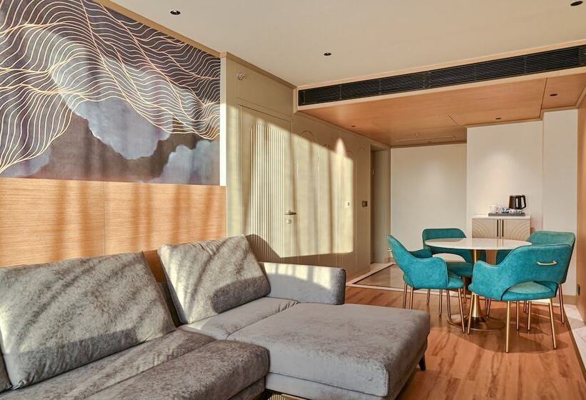 Люкс, Parallel Hotel Udaipur, A Member Of Radisson Individuals