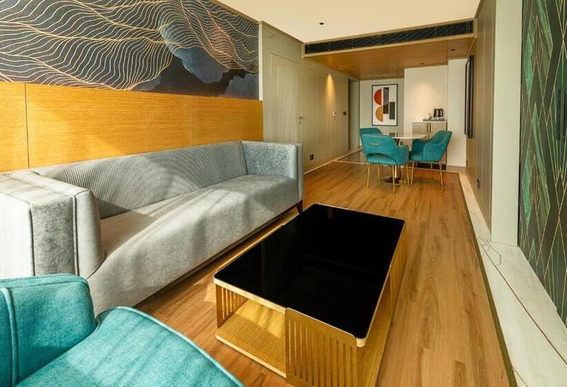 Люкс, Parallel Hotel Udaipur, A Member Of Radisson Individuals