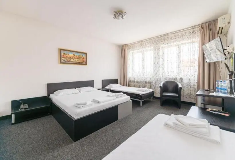 اتاق استاندارد چهار تخته, Villa Sarto