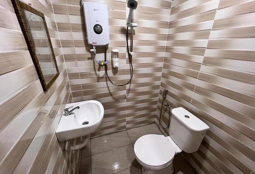 غرفة ديلوكس, Yasmin