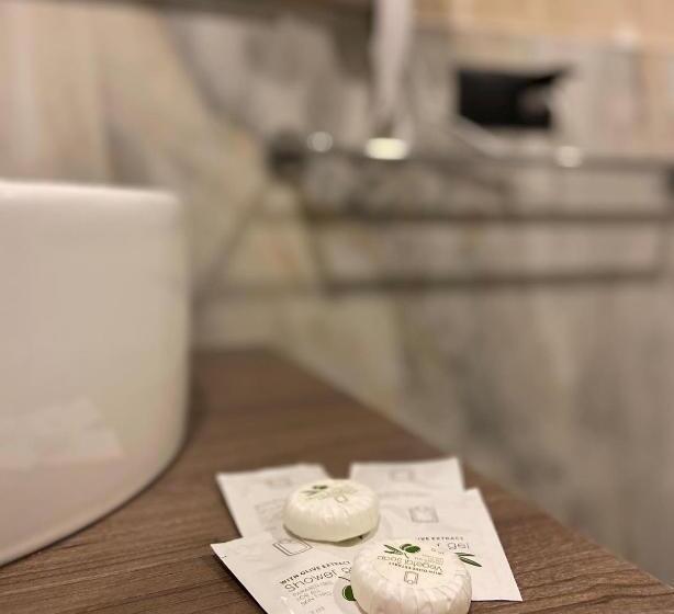 חדר משפחתי, Royal Alpin Crown