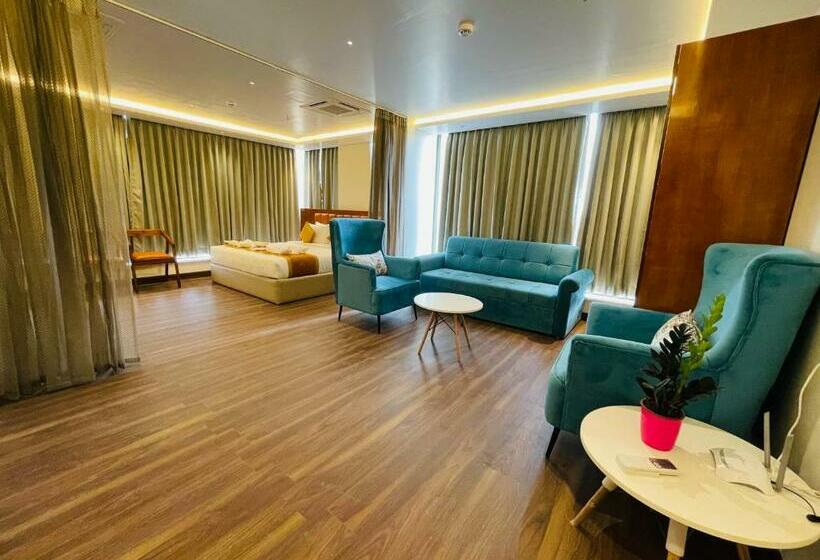 스탠다드 스튜디오, Quality Inn Rockwell Grand, Bangalore