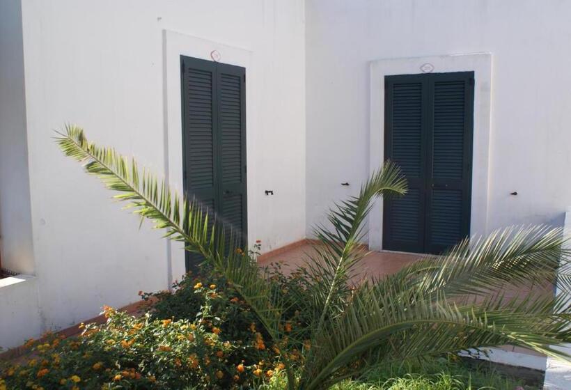 غرفة ديلوكس ثلاثية, Leuca Twentys