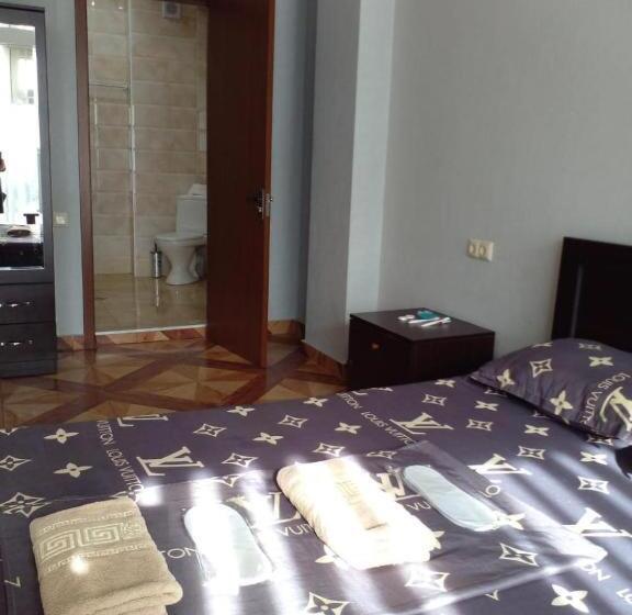 اتاق خانوادگی, New Saburtalo Star