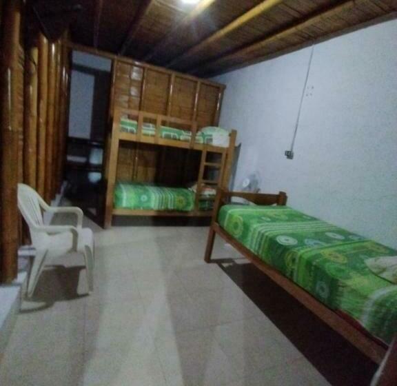 Трехместный Номер Классика, Hospedaje Sumarfe