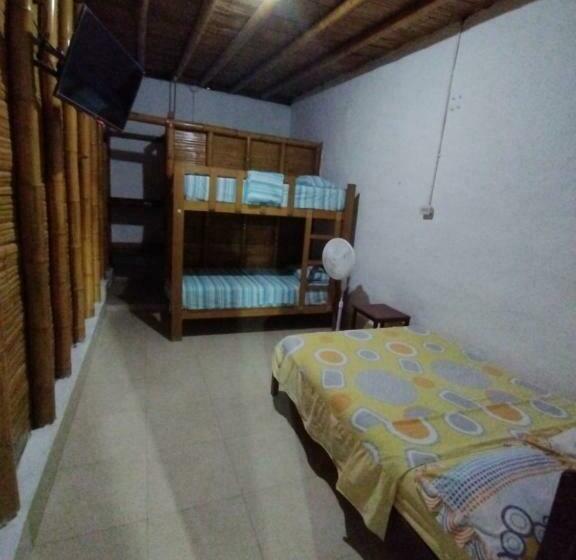 패밀리 룸, Hospedaje Sumarfe