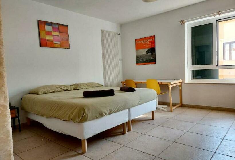 اتاق استاندارد سه نفره, Benedetto Cairoli Guest House