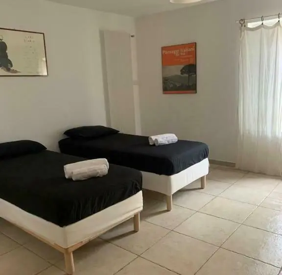 اتاق استاندارد سه نفره, Benedetto Cairoli Guest House