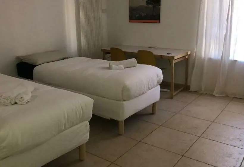 اتاق استاندارد سه نفره, Benedetto Cairoli Guest House