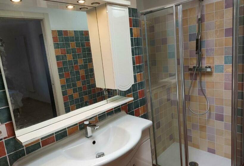 اتاق استاندارد سه نفره, Benedetto Cairoli Guest House