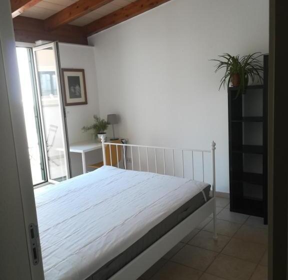 Standard room with outdoor bath, Benedetto Cairoli Guest House