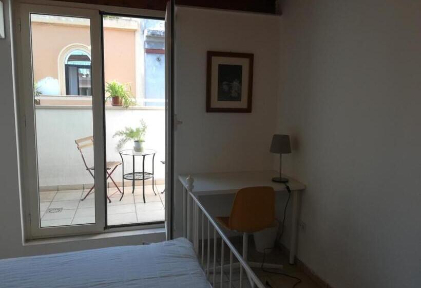 Standard room with outdoor bath, Benedetto Cairoli Guest House