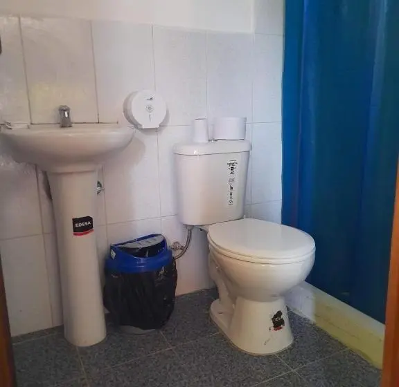 Economy Triple Room, Sendero De Las Aves